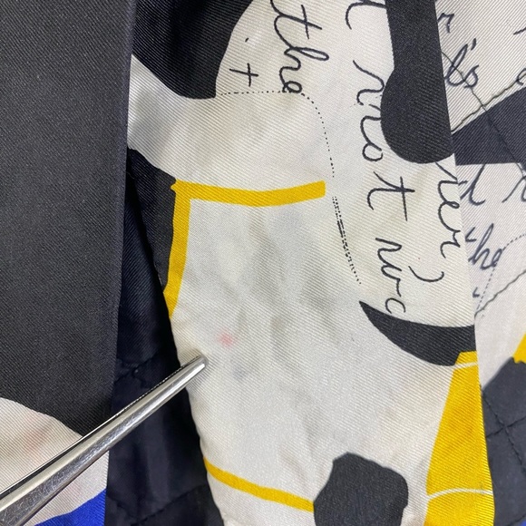 VINTAGE 100% SILK QUILTED PATTERNED NAUTICAL BUTTON UP JACKET WITH MATCHING SASH - Picture 16 of 17